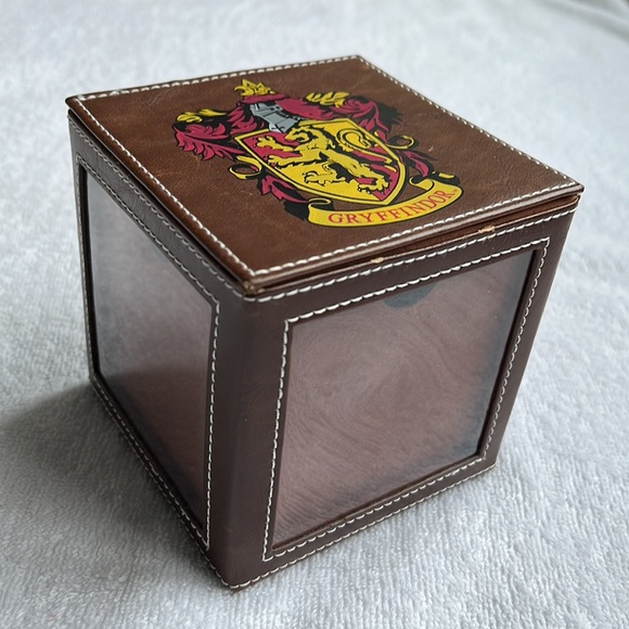 Harry Potter Gryffindor Photo Cube and Potion Bottle - Picture 3 of 7